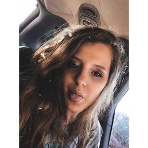 Meet your Posher, Savannah